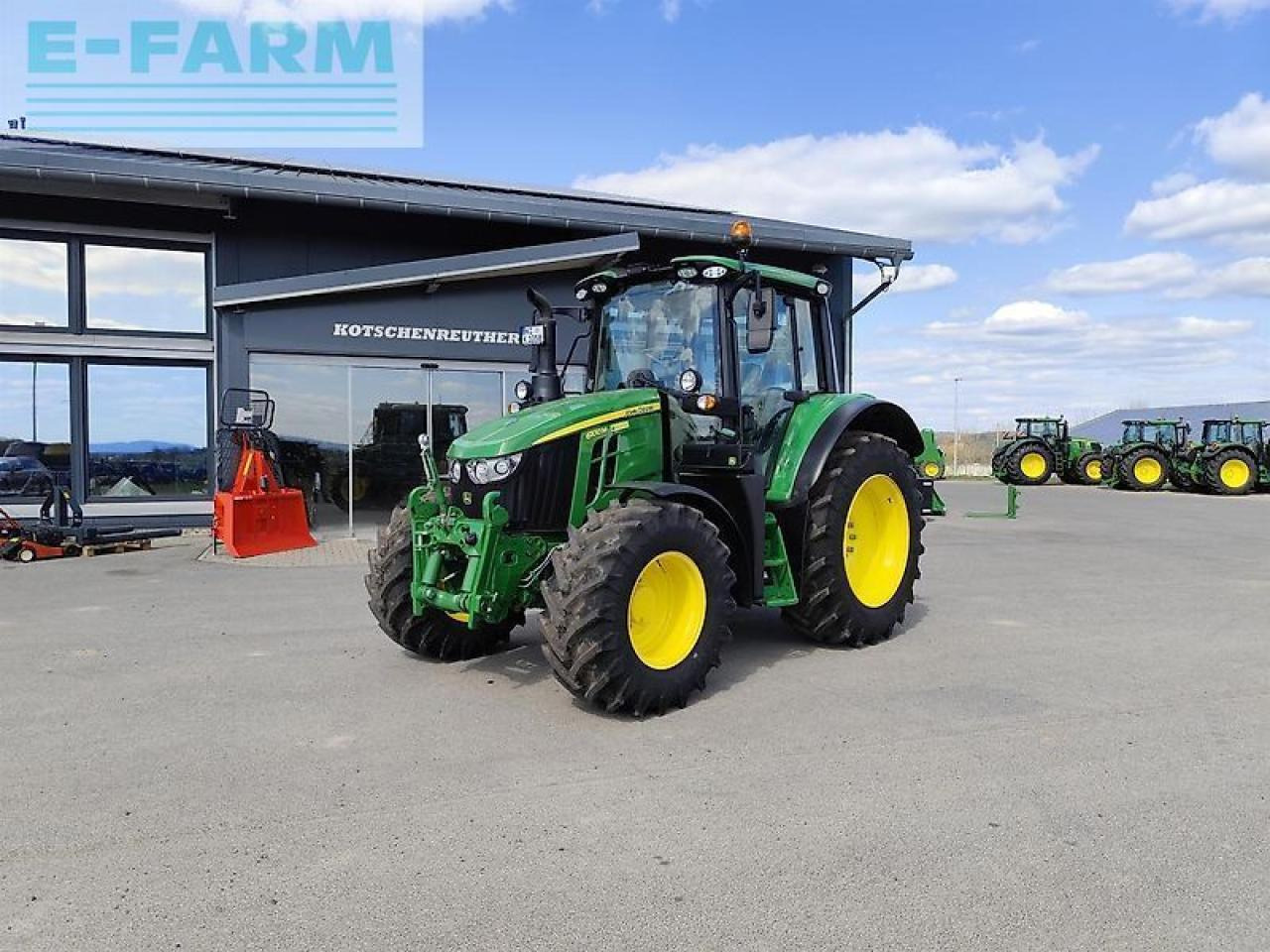 John Deere 6100m - Traktors: foto 1 John Deere 6100m - Traktors: foto 1