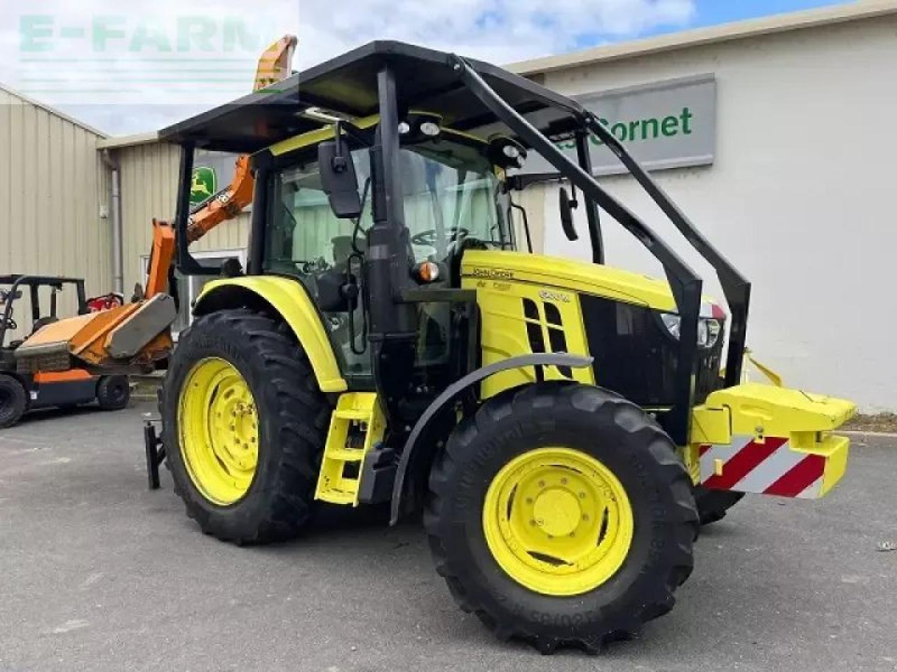 John Deere 6100m - Traktors: foto 1 John Deere 6100m - Traktors: foto 1