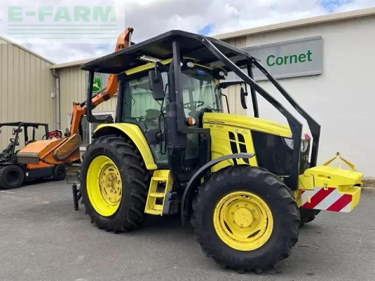 John Deere 6100m - Traktors: foto 1 John Deere 6100m - Traktors: foto 1
