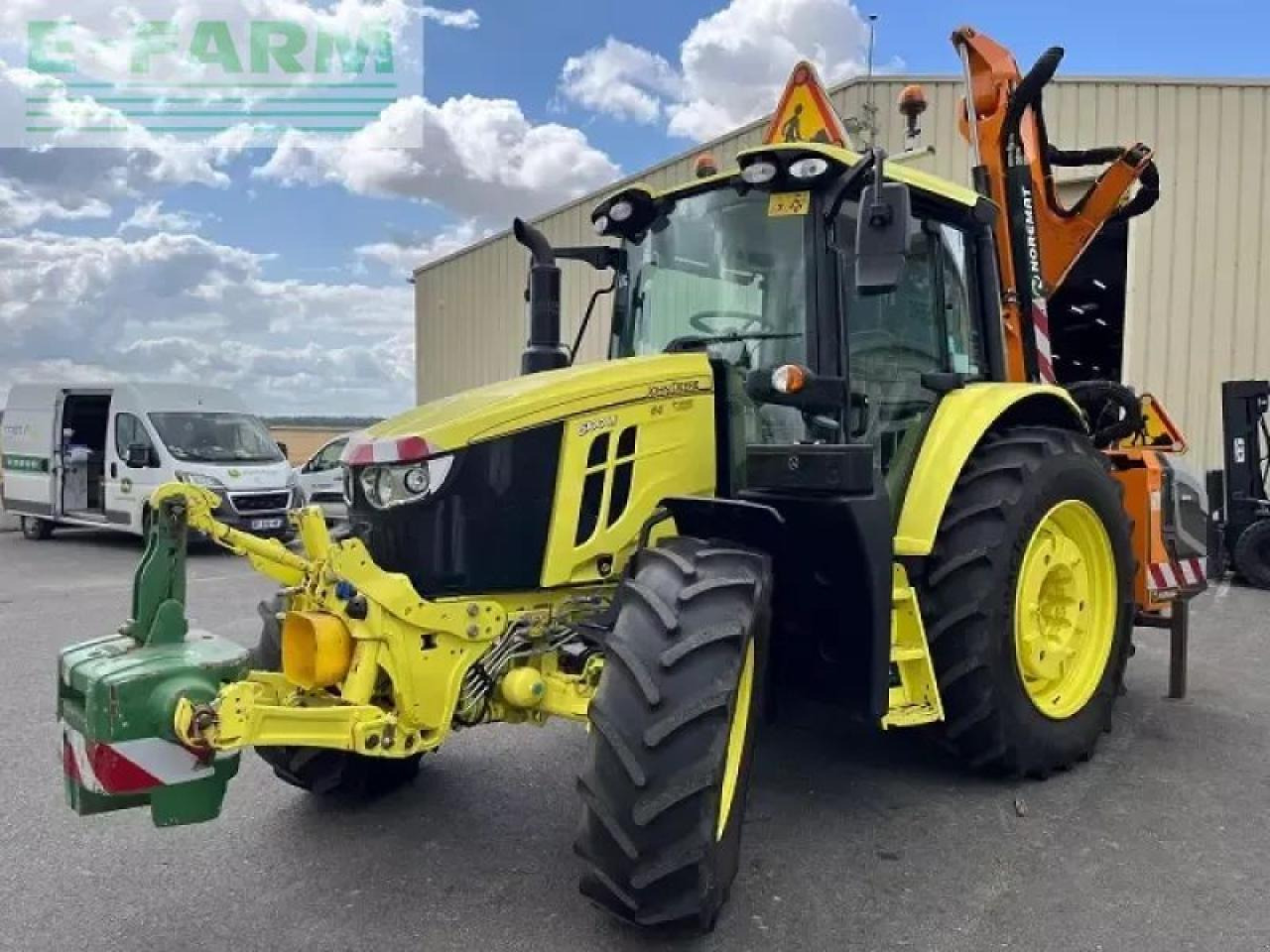 John Deere 6100m - Traktors: foto 2 John Deere 6100m - Traktors: foto 2