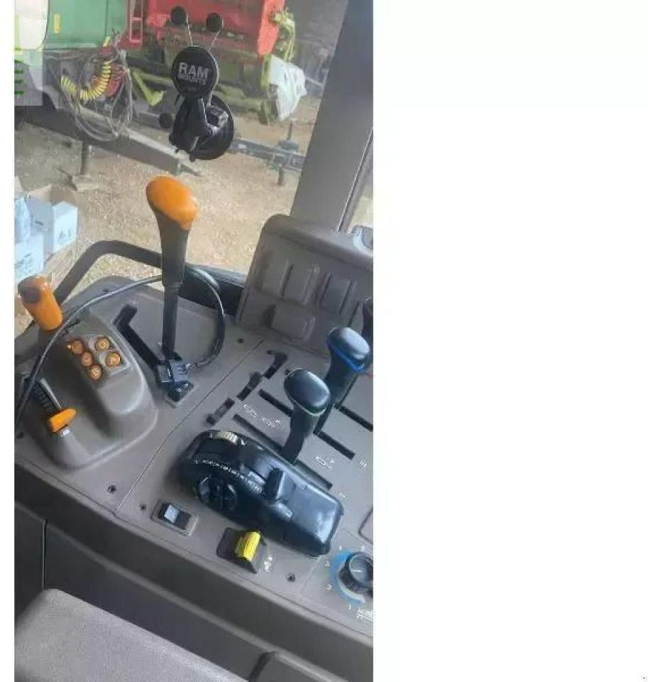 John Deere 6110m - Traktors: foto 5 John Deere 6110m - Traktors: foto 5