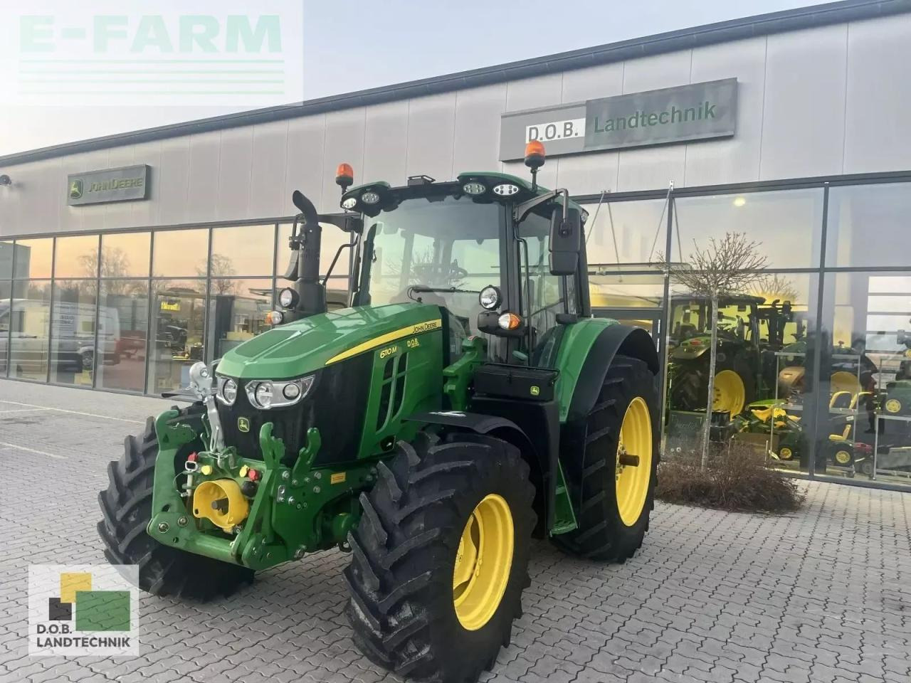 John Deere 6110m - Traktors: foto 1 John Deere 6110m - Traktors: foto 1