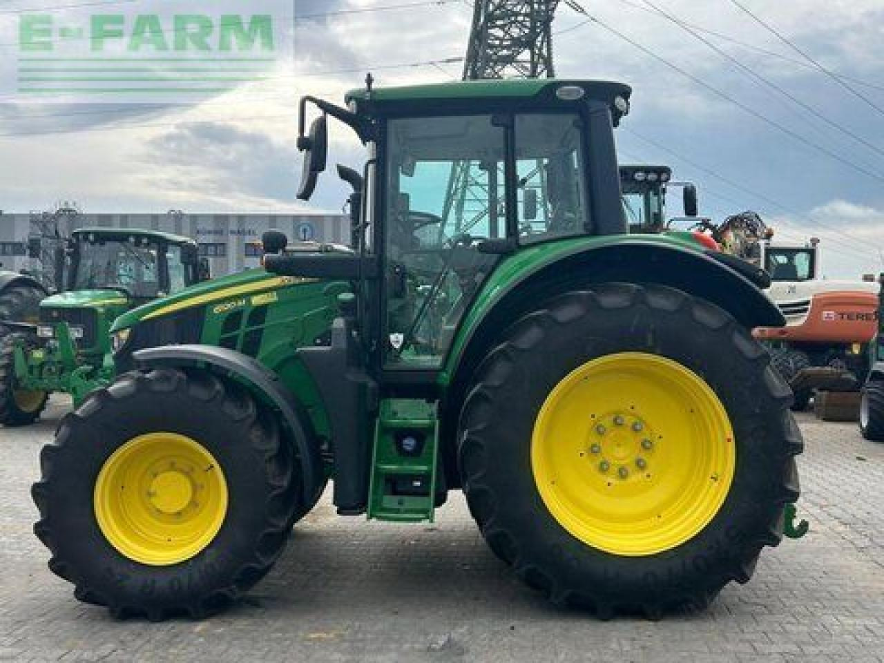 John Deere 6120m - Traktors: foto 3 John Deere 6120m - Traktors: foto 3