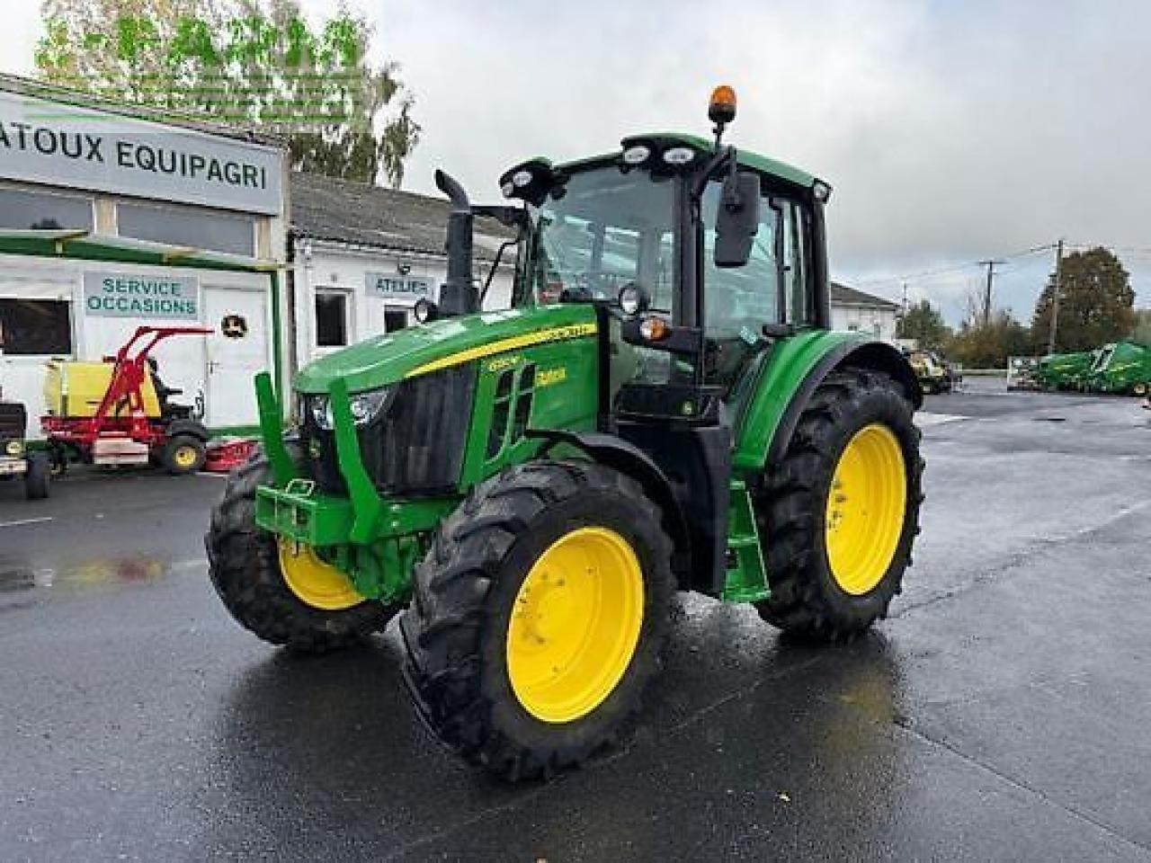 John Deere 6120m - Traktors: foto 1 John Deere 6120m - Traktors: foto 1