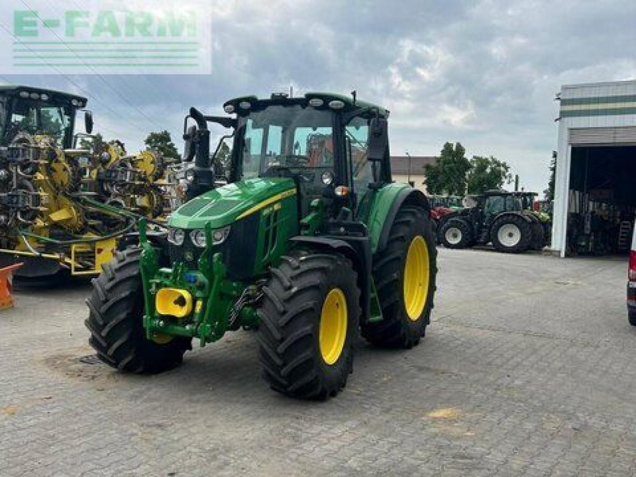 John Deere 6120m - Traktors: foto 1 John Deere 6120m - Traktors: foto 1