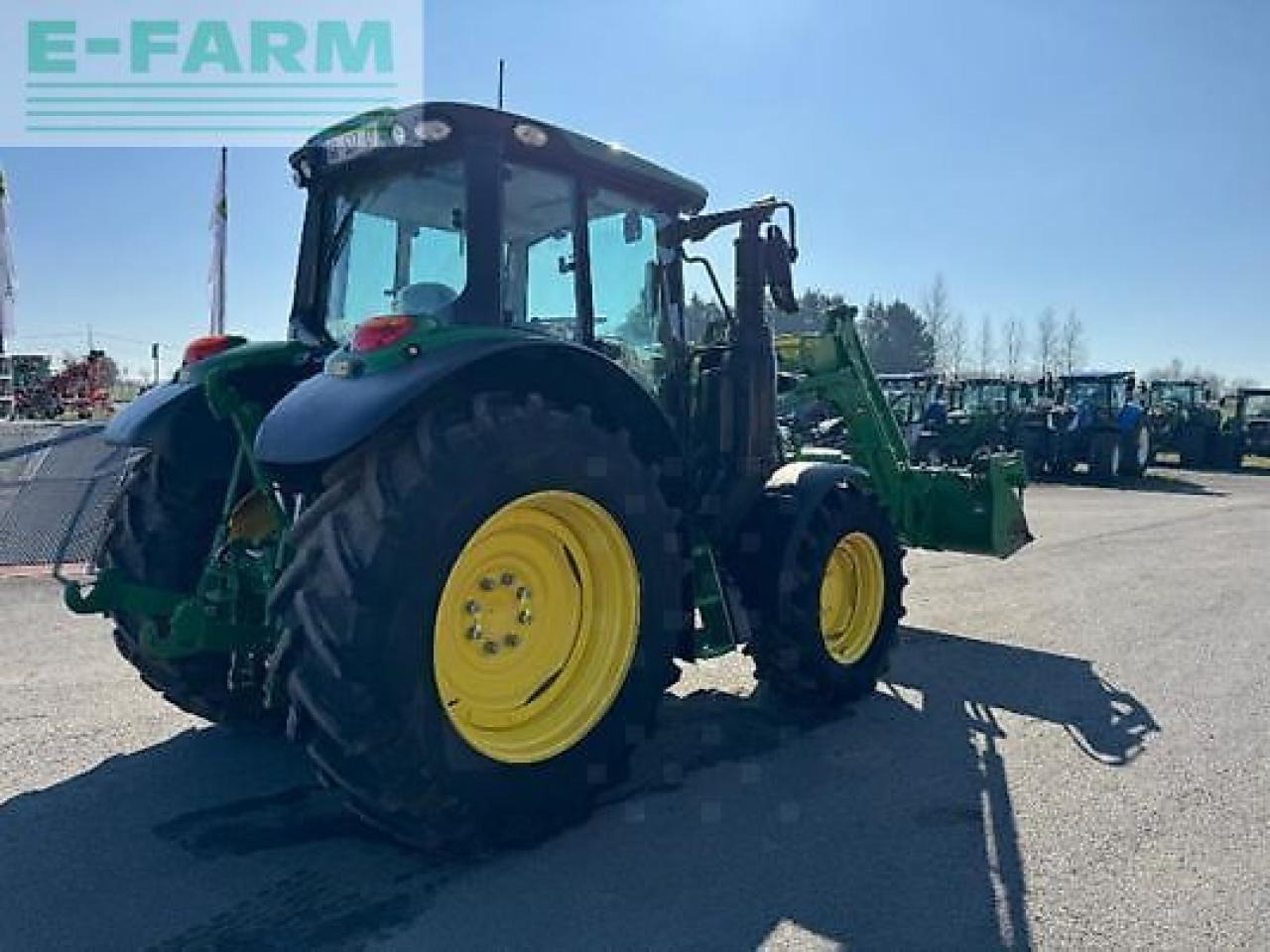Traktors John Deere 6120m: foto 6