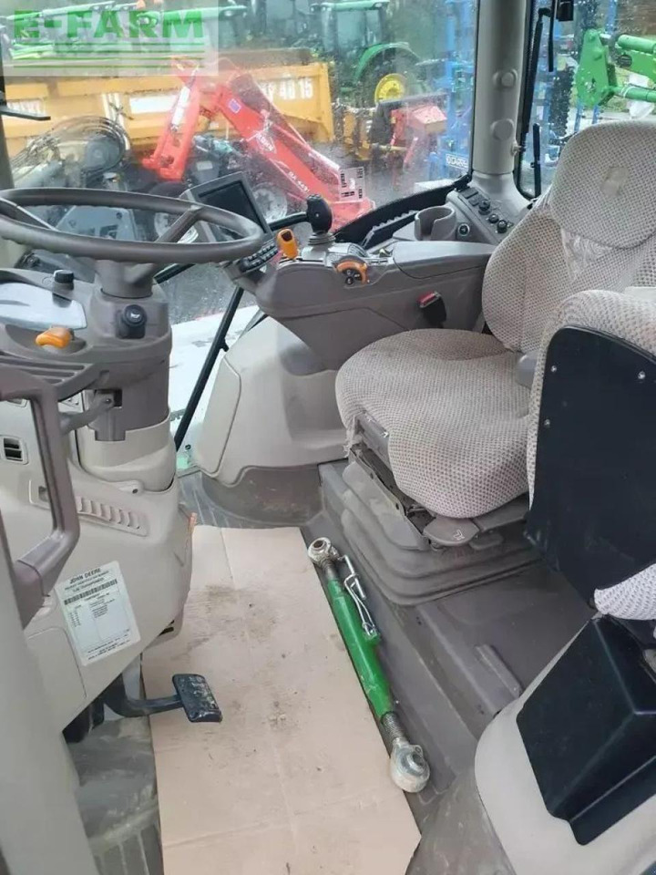 John Deere 6135r - Traktors: foto 2 John Deere 6135r - Traktors: foto 2