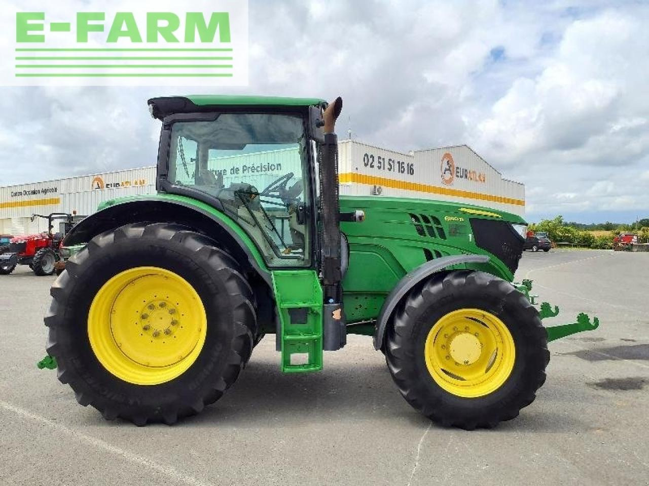 John Deere 6140r - Traktors: foto 1 John Deere 6140r - Traktors: foto 1