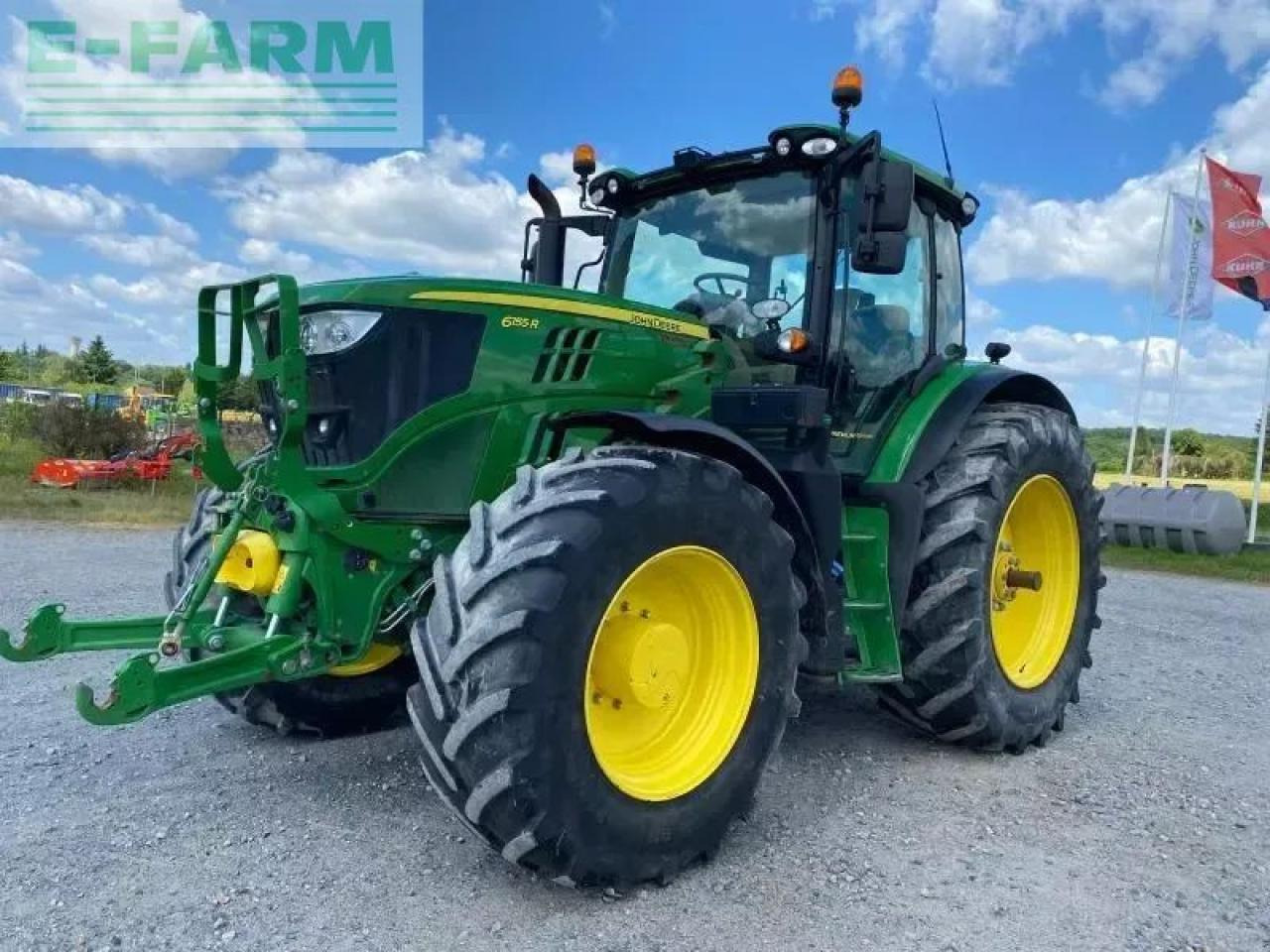 John Deere 6155r - Traktors: foto 1 John Deere 6155r - Traktors: foto 1