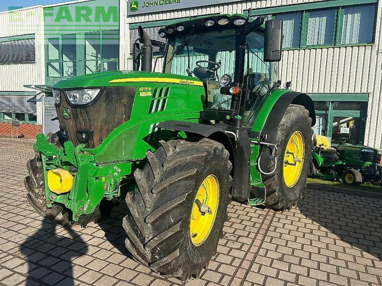 John Deere 6175r - motor neu - Traktors: foto 1 John Deere 6175r - motor neu - Traktors: foto 1