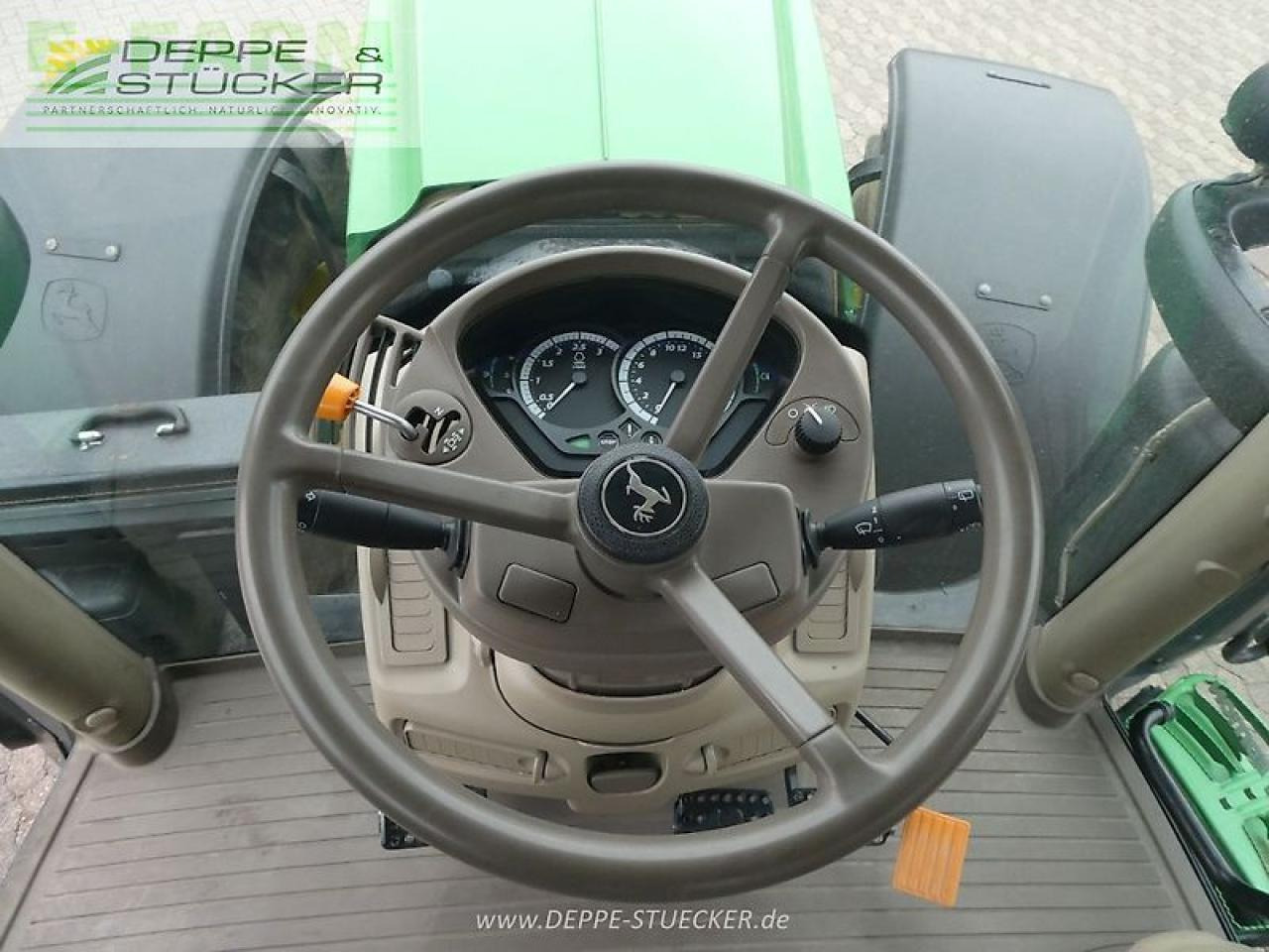Traktors John Deere 6195r: foto 16