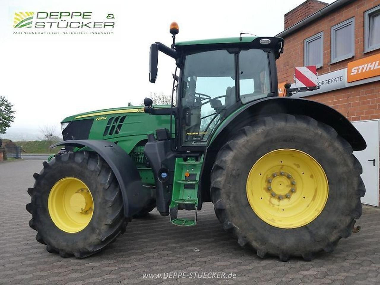 Traktors John Deere 6195r: foto 10