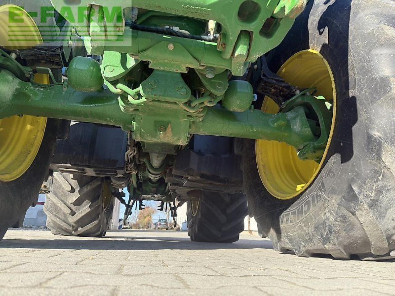 Traktors John Deere 6195r: foto 14