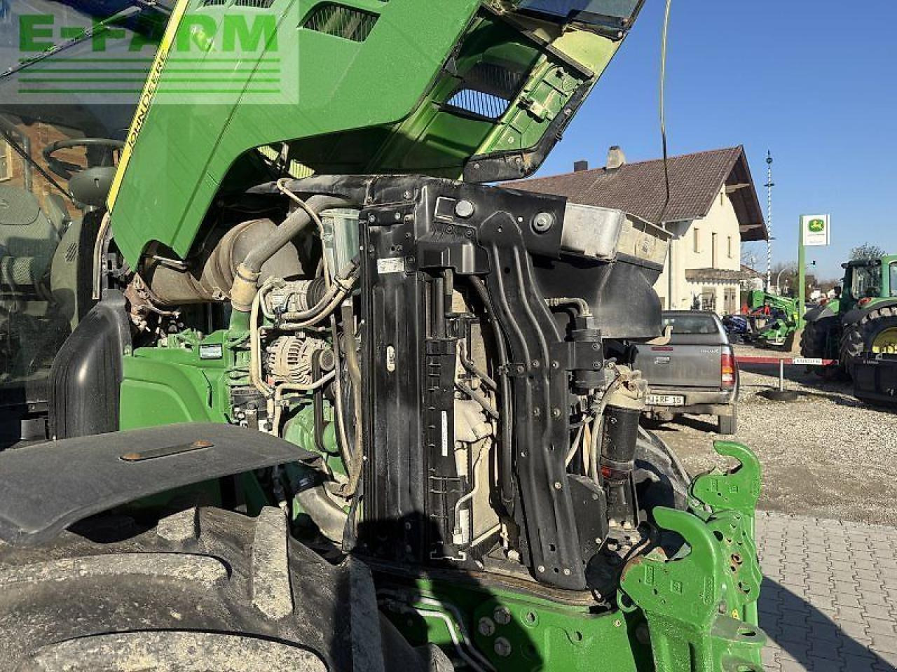 Traktors John Deere 6195r: foto 18
