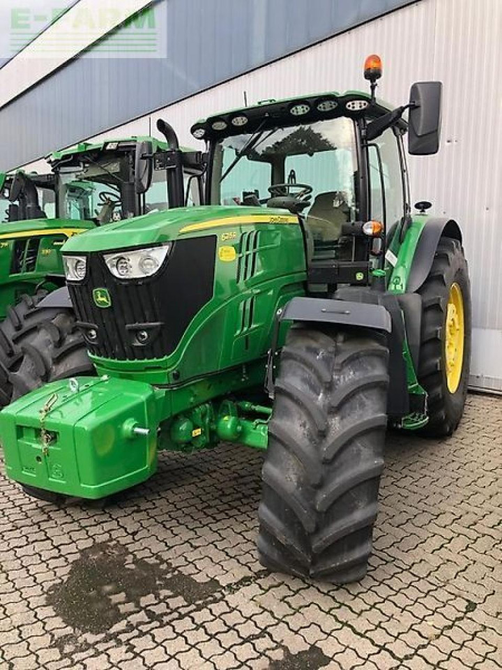 John Deere 6215r - Traktors: foto 2 John Deere 6215r - Traktors: foto 2