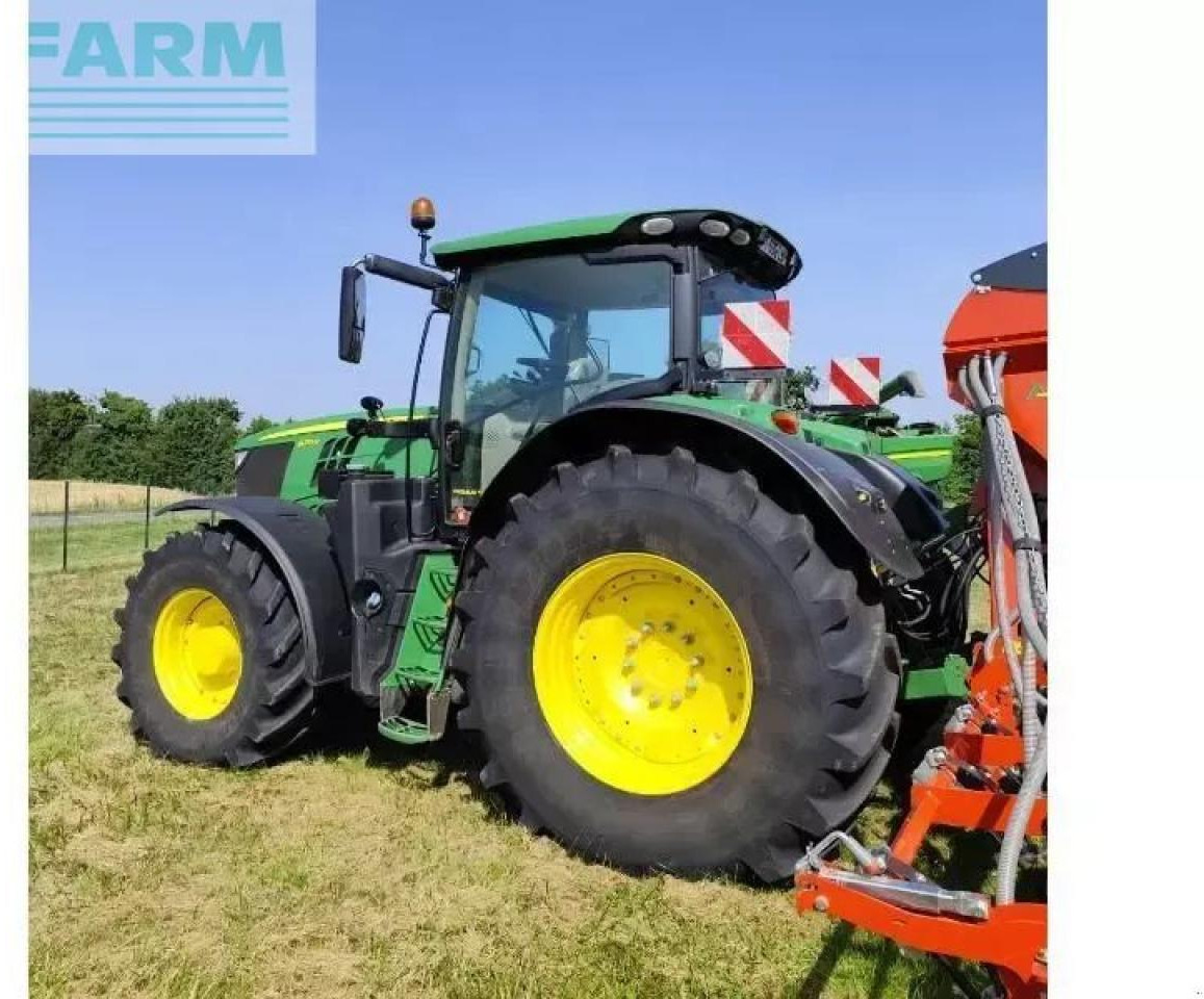 John Deere 6215r - Traktors: foto 2 John Deere 6215r - Traktors: foto 2