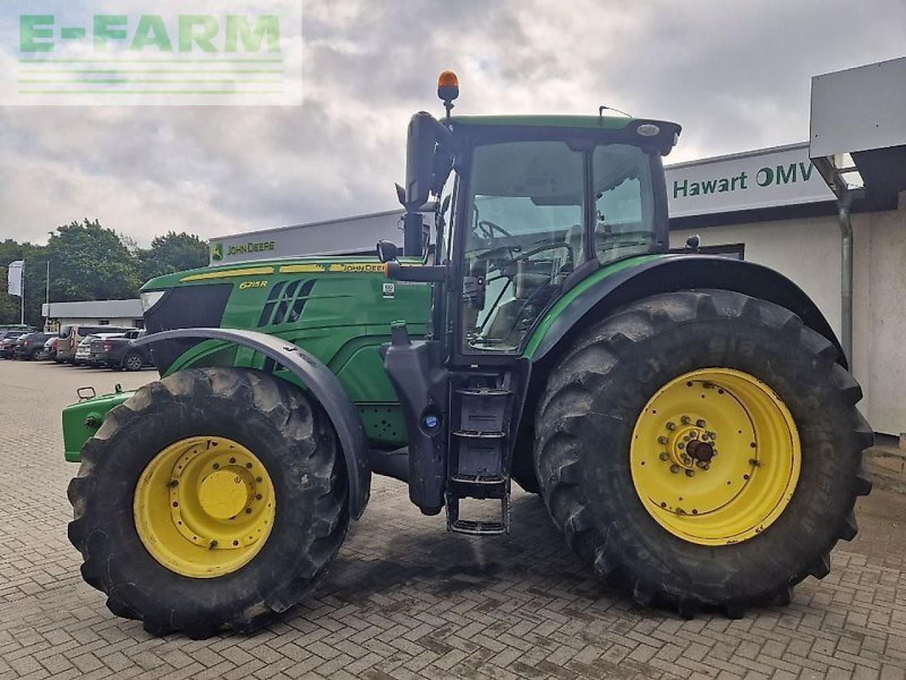 John Deere 6215r - Traktors: foto 2 John Deere 6215r - Traktors: foto 2