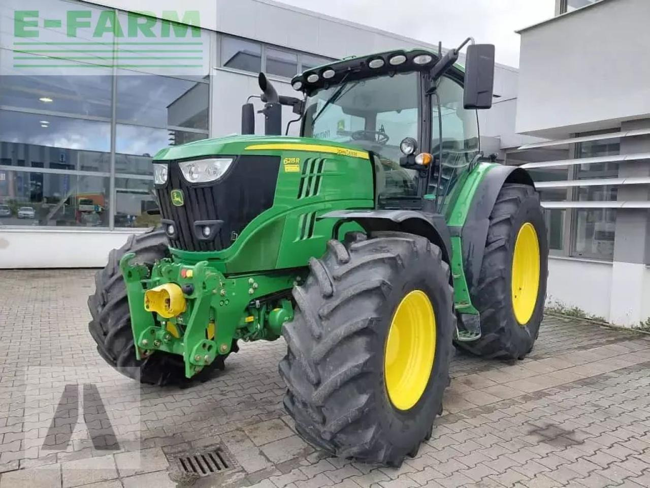 John Deere 6215r - Traktors: foto 1 John Deere 6215r - Traktors: foto 1