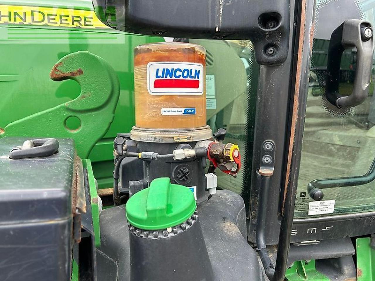 John Deere 6215r - Traktors: foto 5 John Deere 6215r - Traktors: foto 5