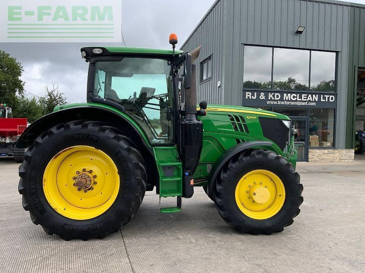John Deere 6215r tractor (st23802) - Traktors: foto 1 John Deere 6215r tractor (st23802) - Traktors: foto 1