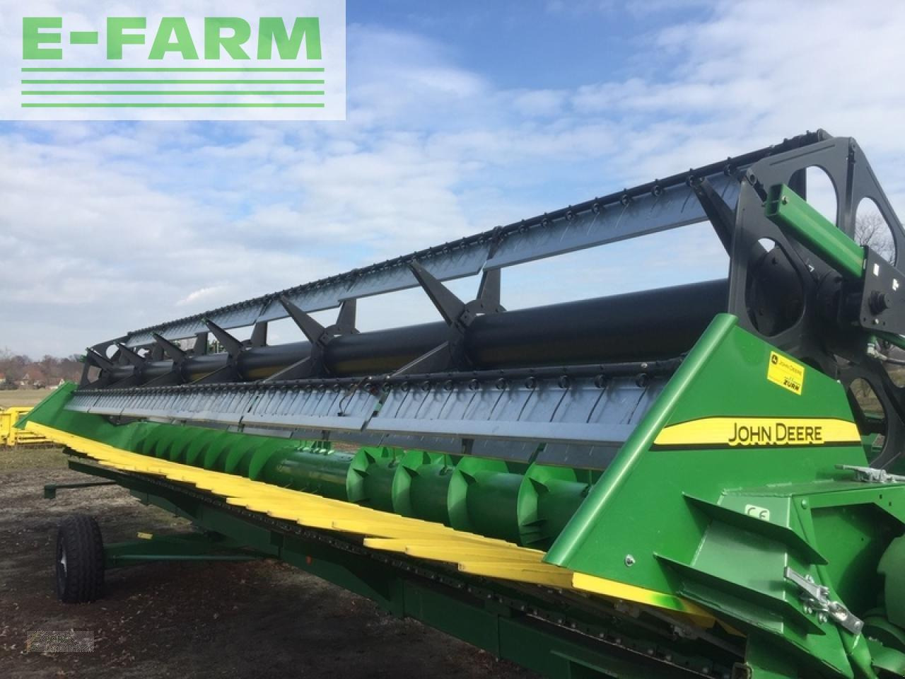 John Deere 630r mit sonnenblumenvorsatz - Traktors: foto 3 John Deere 630r mit sonnenblumenvorsatz - Traktors: foto 3