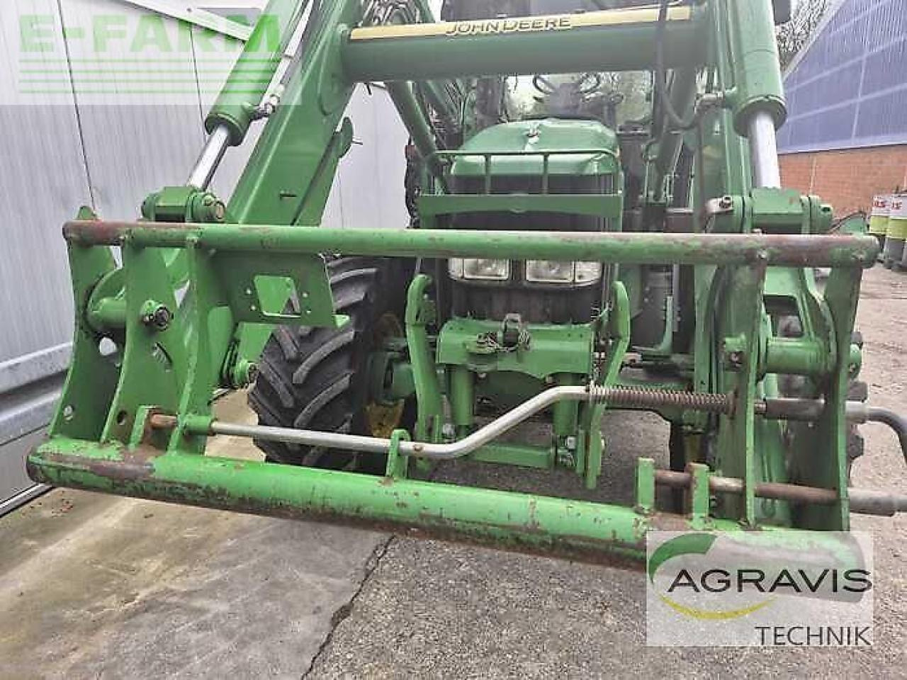 Traktors John Deere 6330: foto 12