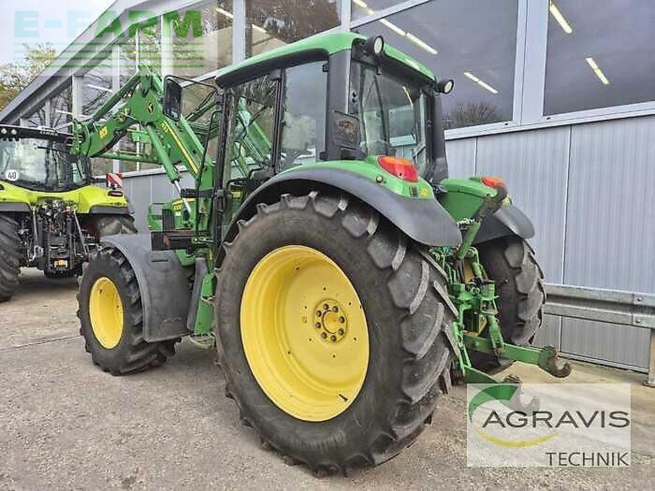 Traktors John Deere 6330: foto 6