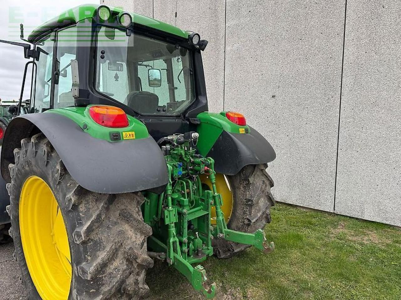 Traktors John Deere 6330: foto 6