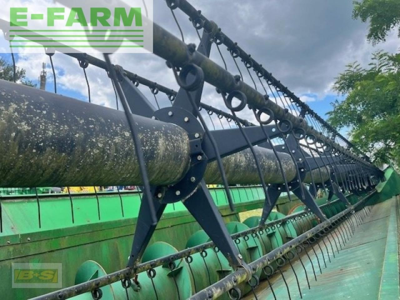 John Deere 635r inkl. rapsvorsatz und wagen - Labības heders: foto 4 John Deere 635r inkl. rapsvorsatz und wagen - Labības heders: foto 4