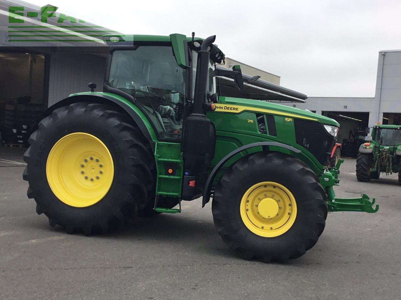 John Deere 6R215 - Traktors: foto 5 John Deere 6R215 - Traktors: foto 5