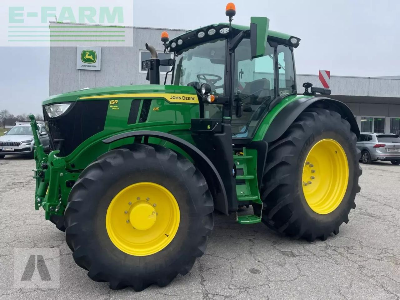 John Deere 6r 215 - Traktors: foto 1 John Deere 6r 215 - Traktors: foto 1