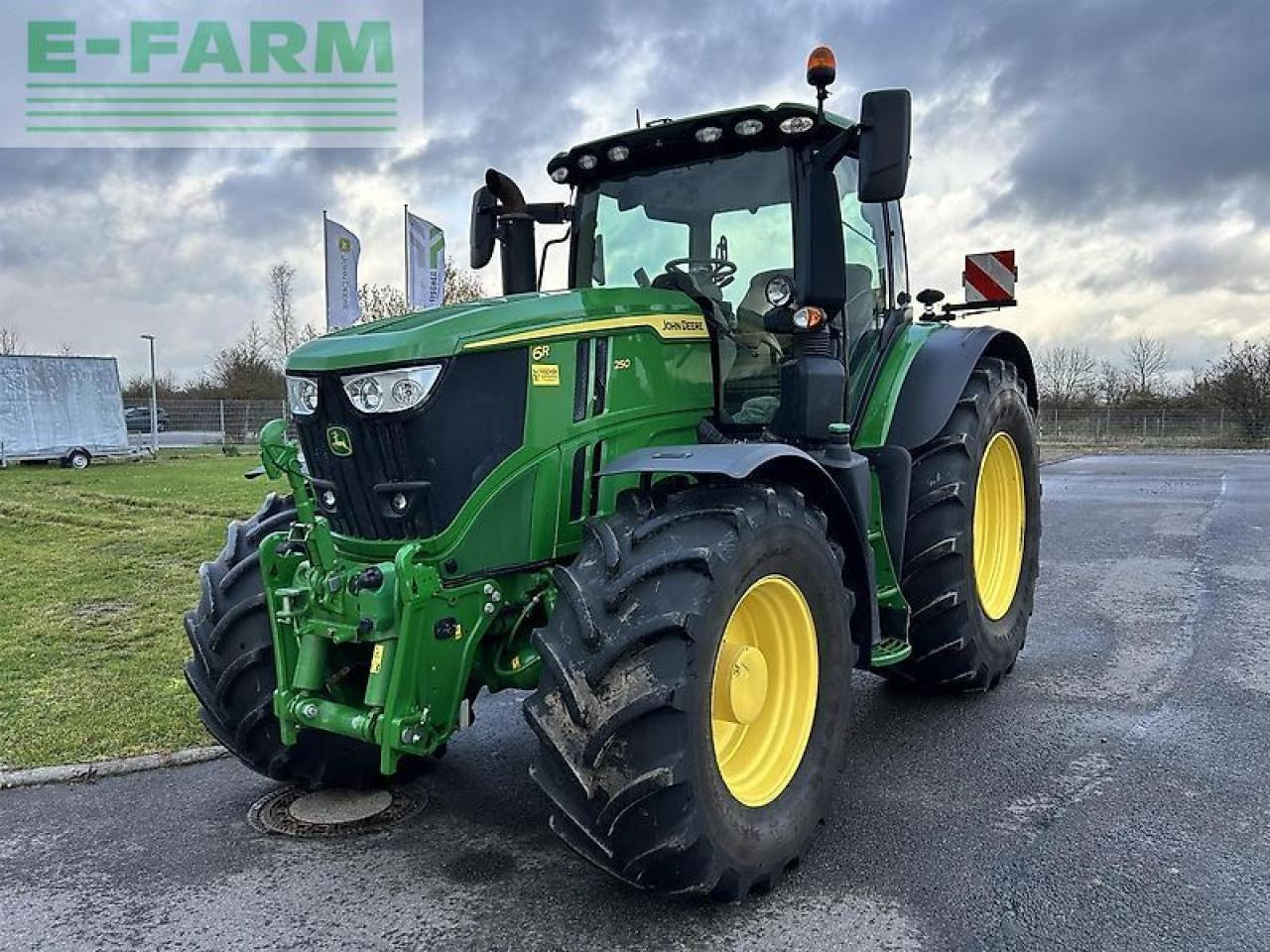 John Deere 6r 250 - Traktors: foto 2 John Deere 6r 250 - Traktors: foto 2