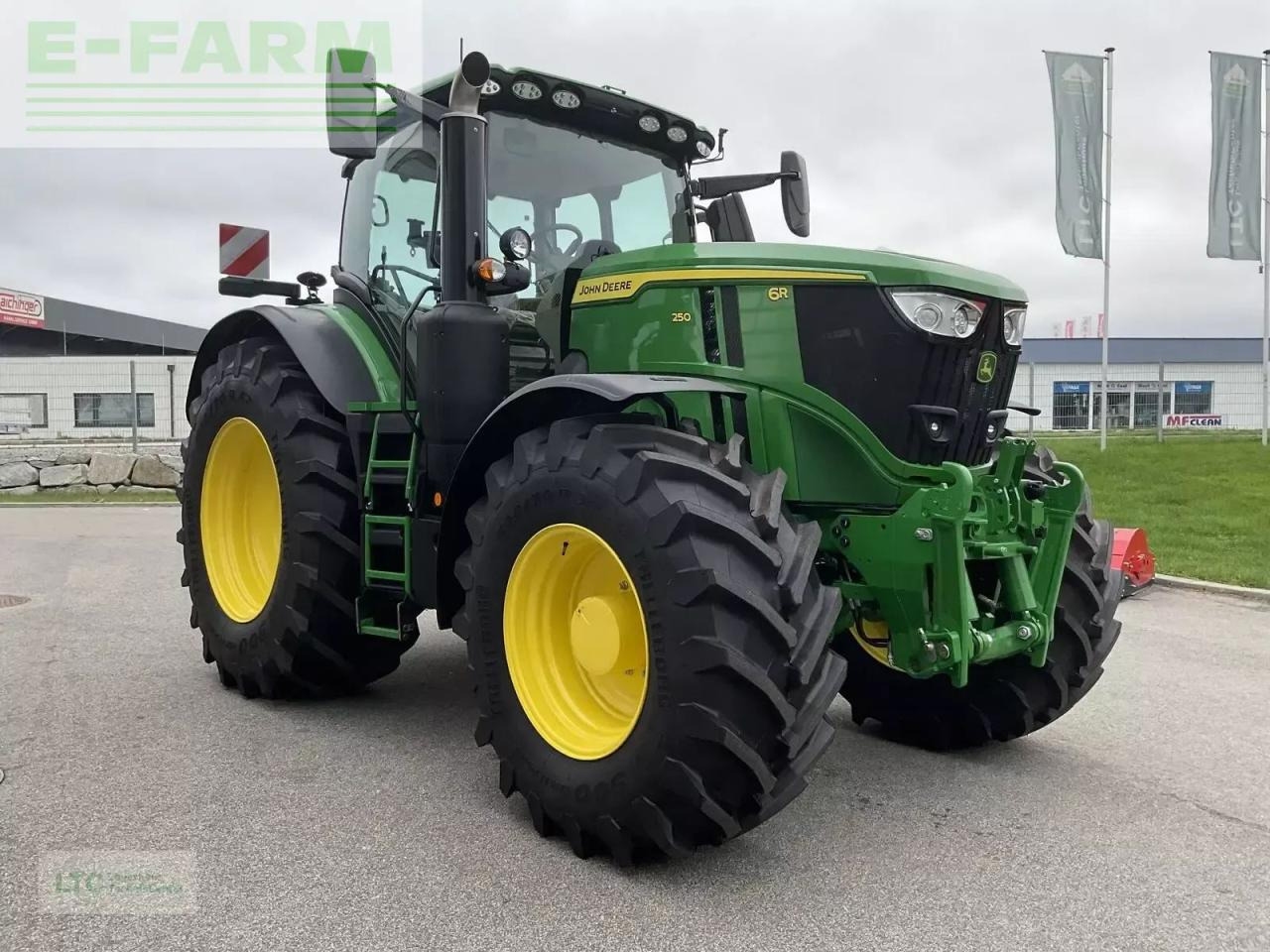 John Deere 6r 250 - Traktors: foto 2 John Deere 6r 250 - Traktors: foto 2