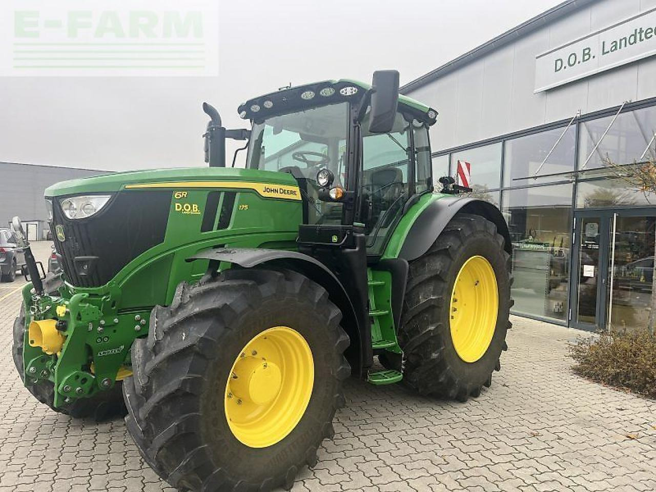 John Deere 6r175 6r 175 6175r - Traktors: foto 2 John Deere 6r175 6r 175 6175r - Traktors: foto 2