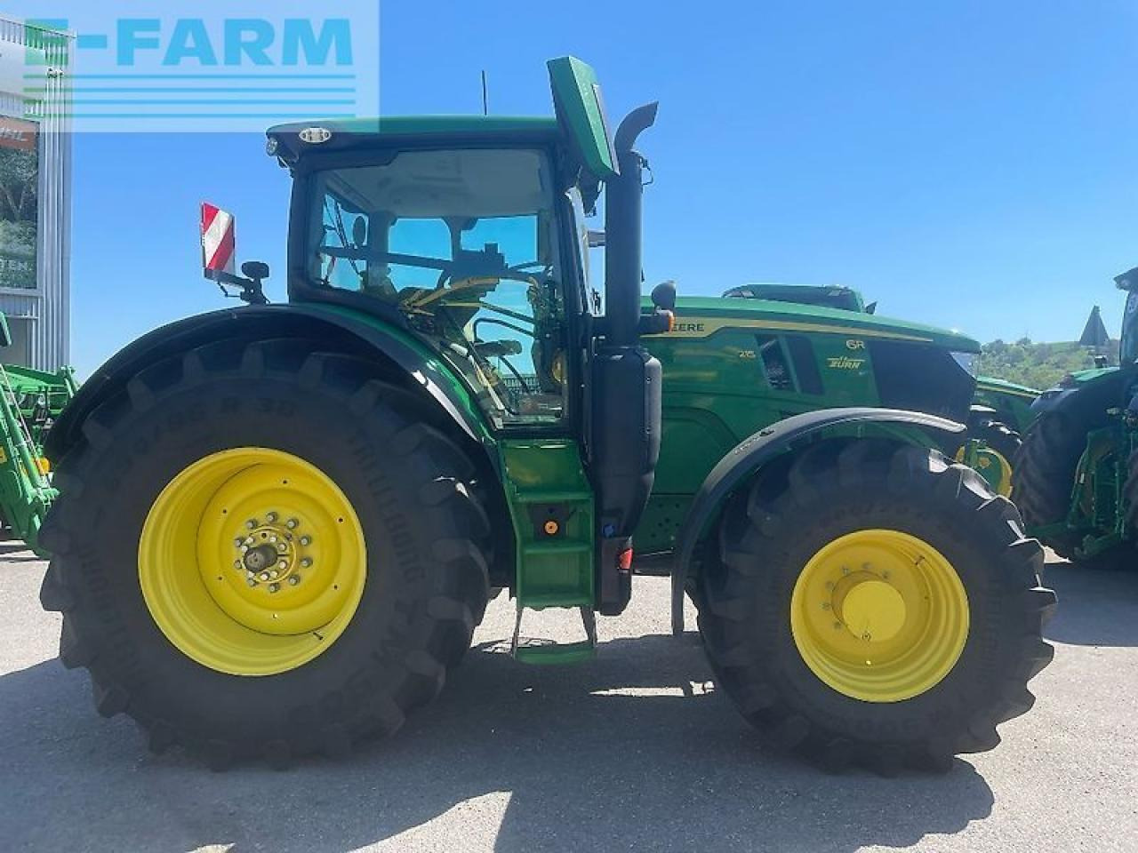 John Deere 6r215 / 6r 215 - Traktors: foto 2 John Deere 6r215 / 6r 215 - Traktors: foto 2