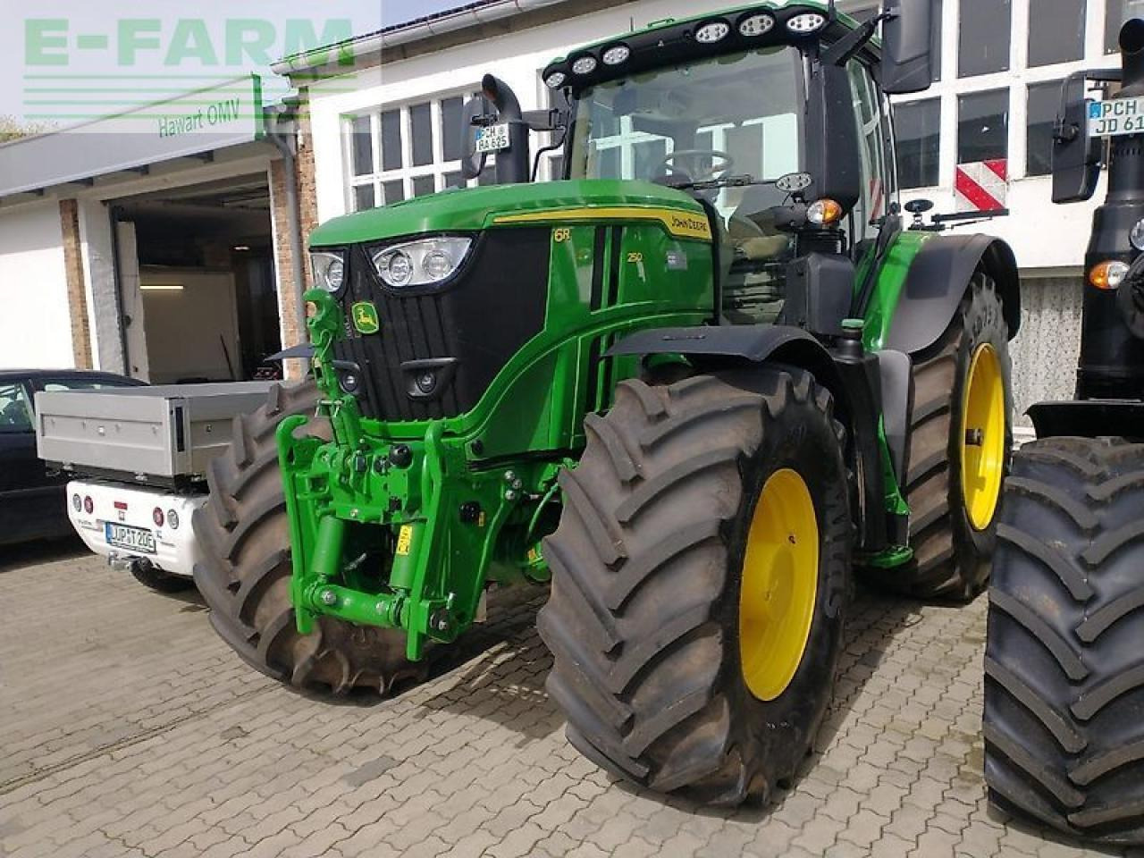 John Deere 6r250 - Traktors: foto 1 John Deere 6r250 - Traktors: foto 1