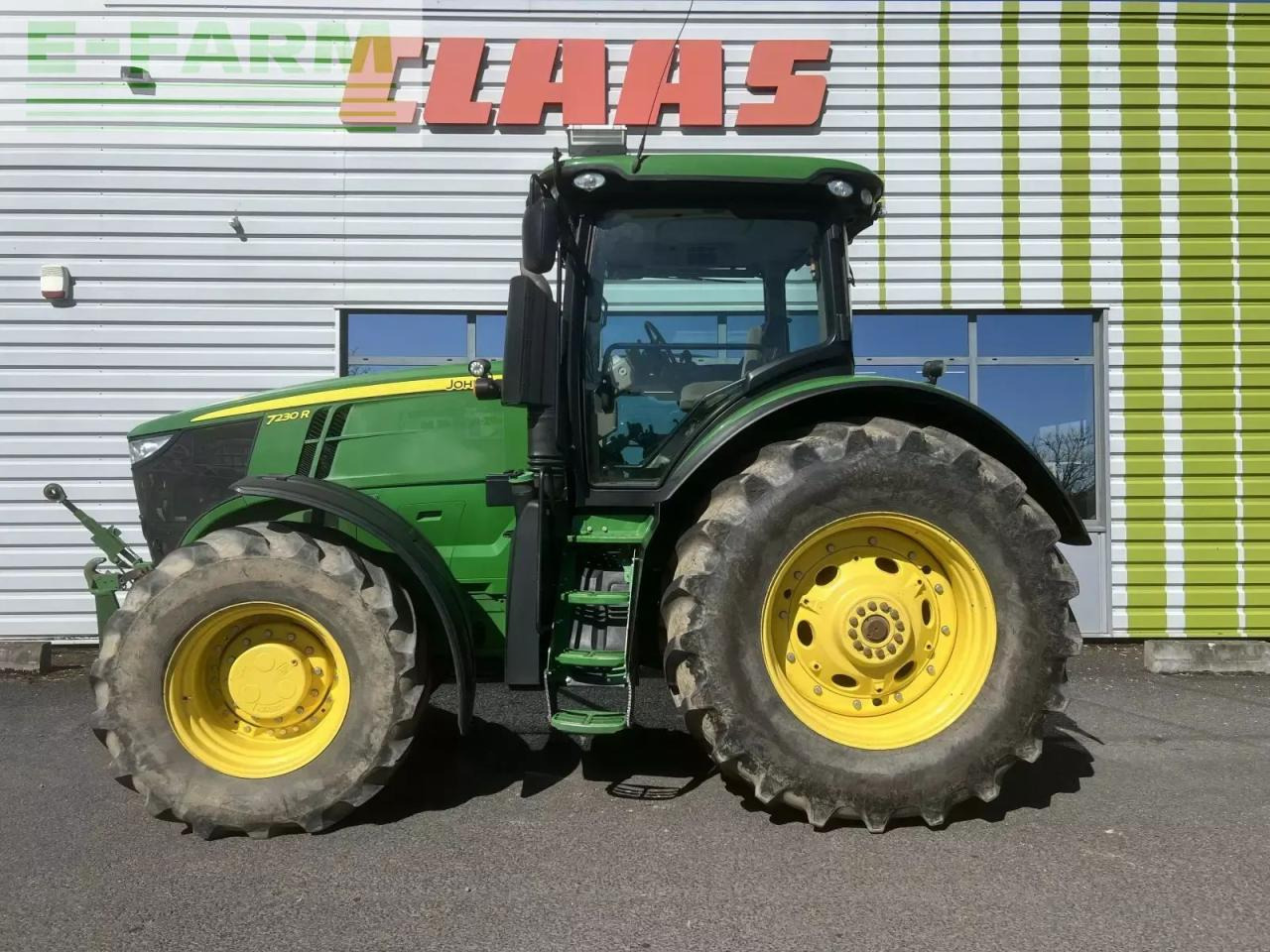 John Deere 7230 r 6.8 l - Traktors: foto 4 John Deere 7230 r 6.8 l - Traktors: foto 4