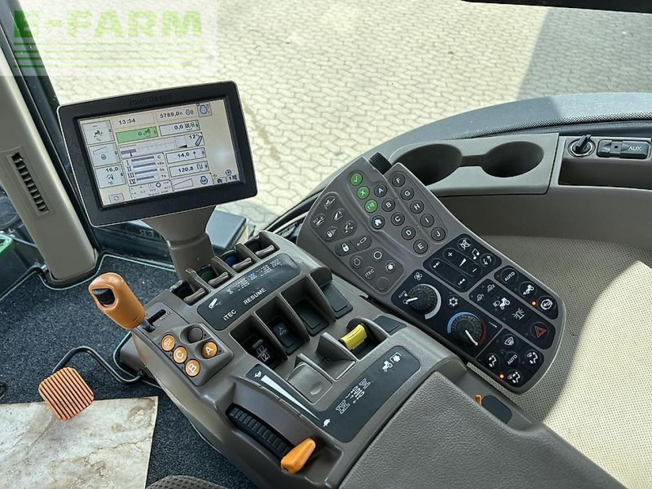 John Deere 7230r - Traktors: foto 3 John Deere 7230r - Traktors: foto 3