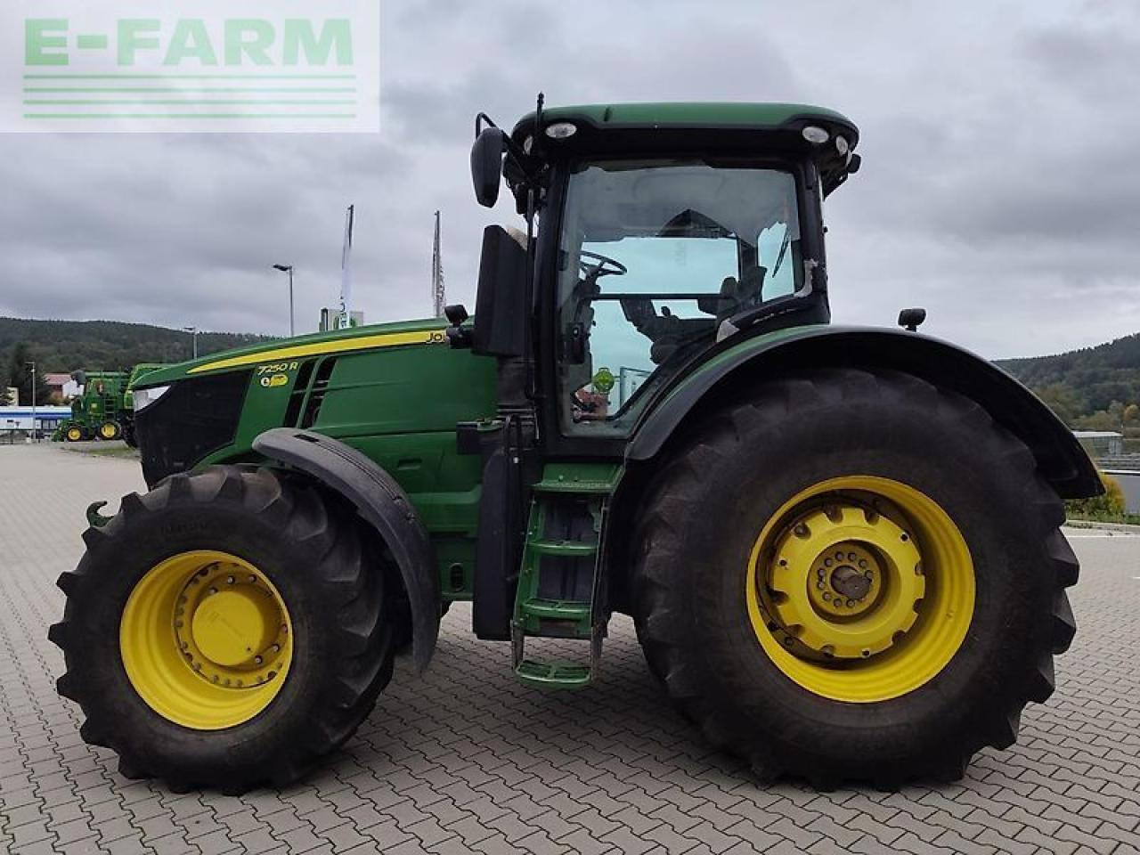 John Deere 7250r - Traktors: foto 2 John Deere 7250r - Traktors: foto 2