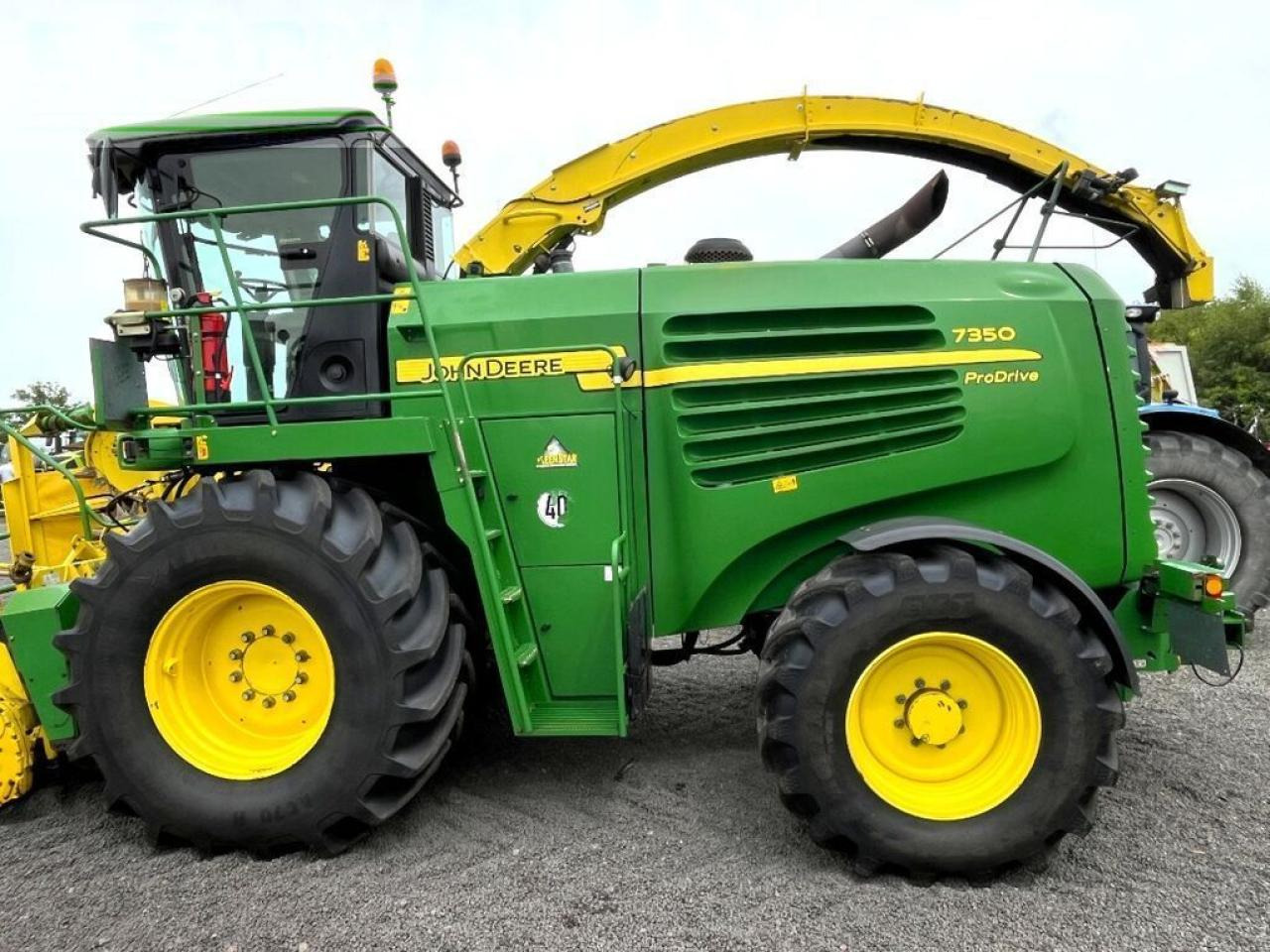 John Deere 7350 prodrive, allrad, 40 km/h, kemper 360, pick - Lopbarības kombains: foto 3 John Deere 7350 prodrive, allrad, 40 km/h, kemper 360, pick - Lopbarības kombains: foto 3