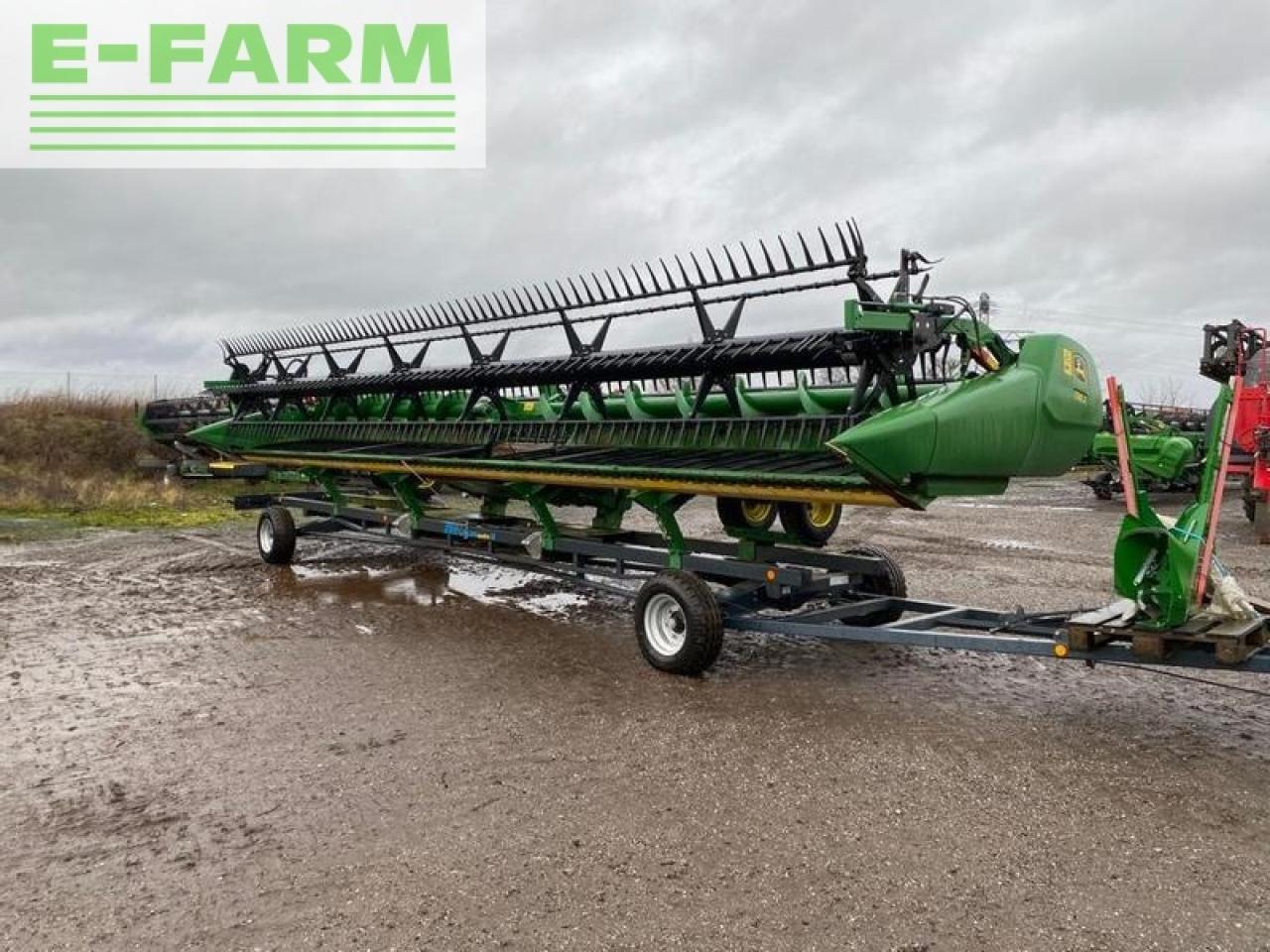 John Deere 735d (10,66m) - Labības heders: foto 1 John Deere 735d (10,66m) - Labības heders: foto 1
