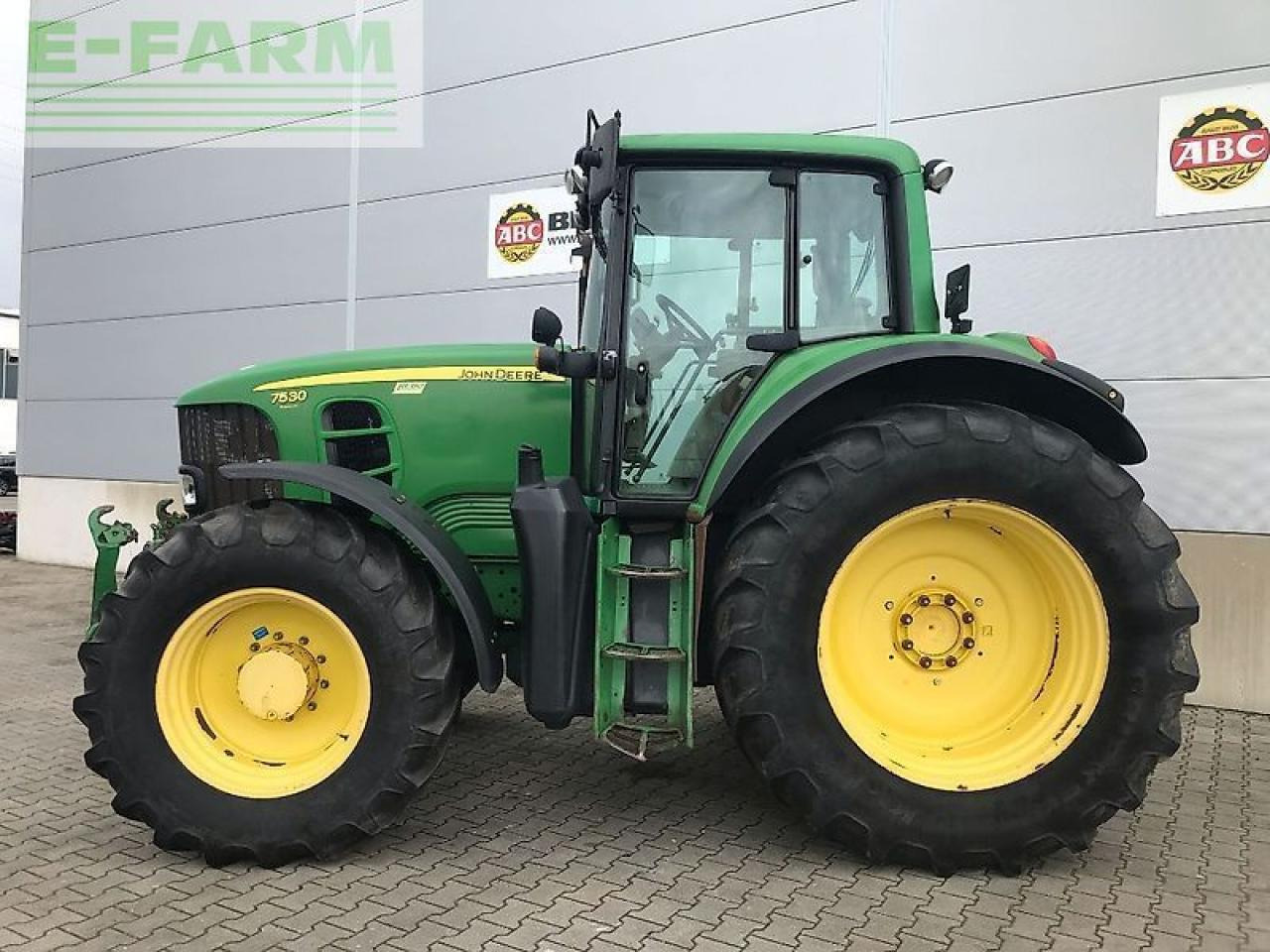 John Deere 7530 - Traktors: foto 2 John Deere 7530 - Traktors: foto 2