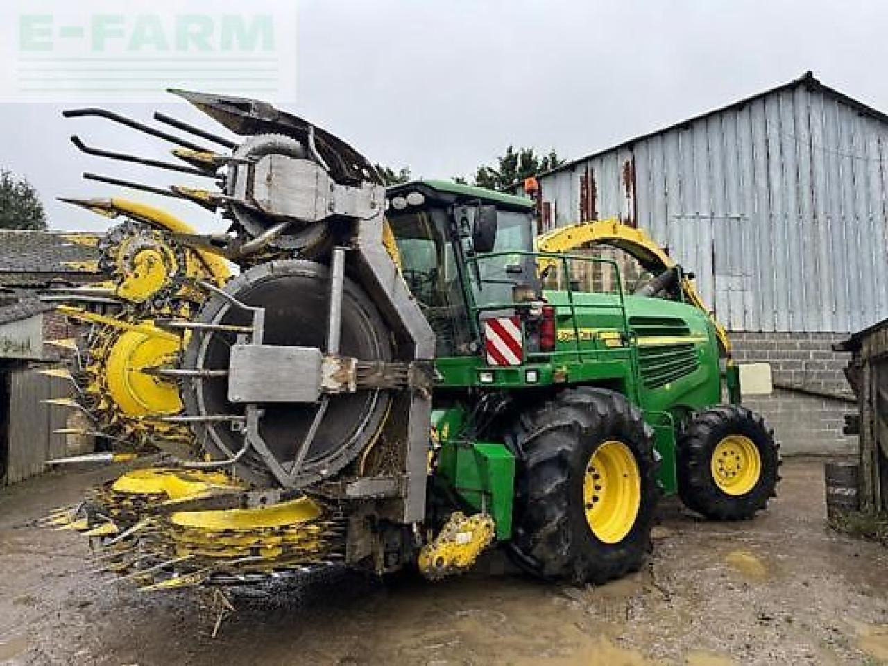 John Deere 7750 i - Lopbarības kombains: foto 1 John Deere 7750 i - Lopbarības kombains: foto 1
