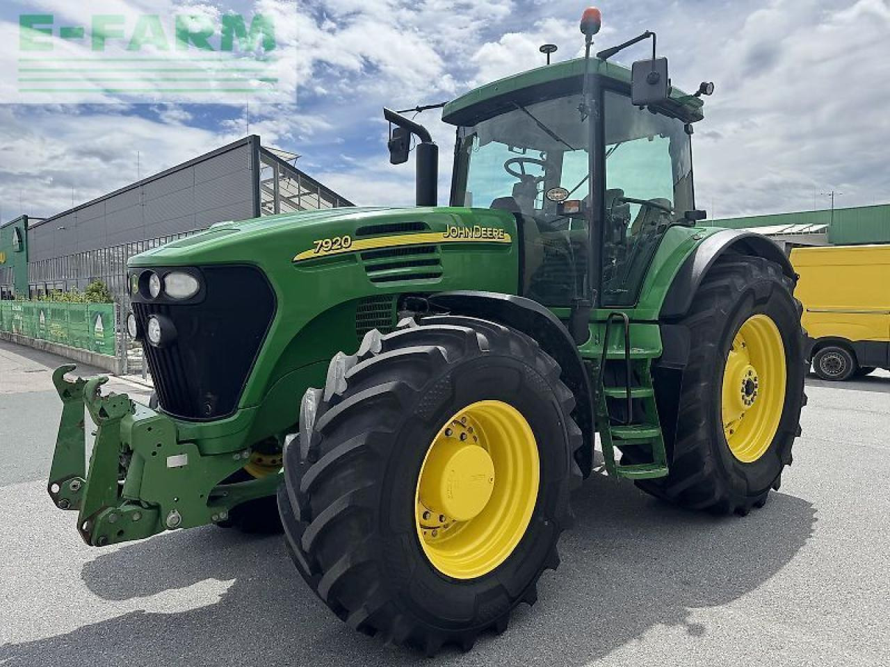 John Deere 7920 - Traktors: foto 1 John Deere 7920 - Traktors: foto 1