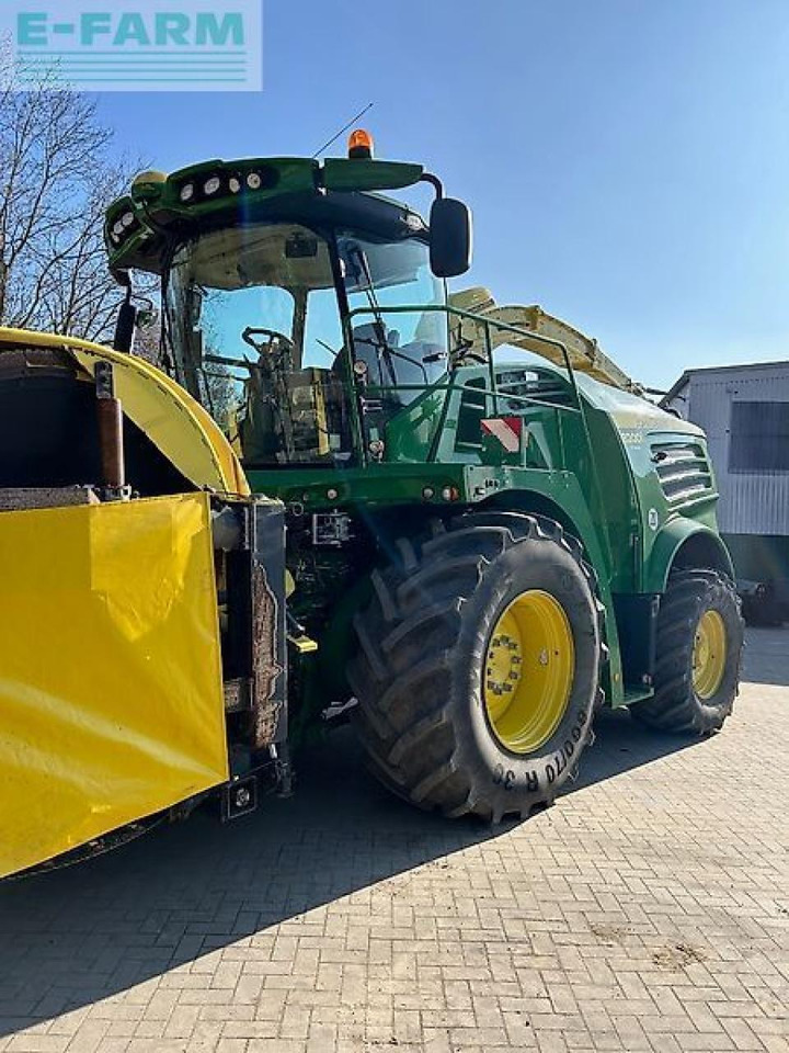 John Deere 8200i - Lopbarības kombains: foto 1 John Deere 8200i - Lopbarības kombains: foto 1