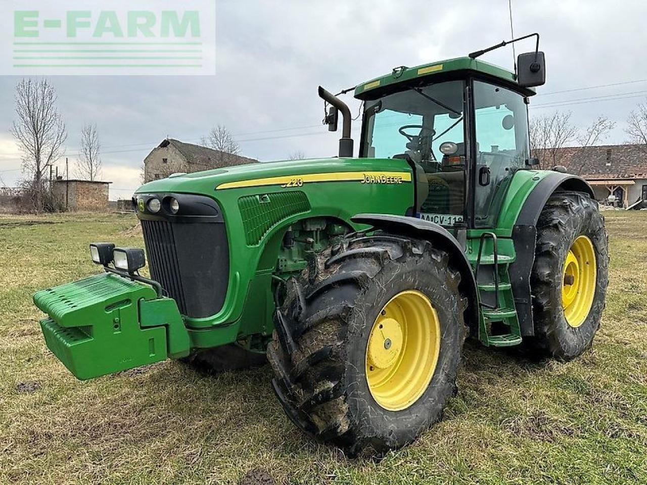 John Deere 8220 ils - Traktors: foto 1 John Deere 8220 ils - Traktors: foto 1