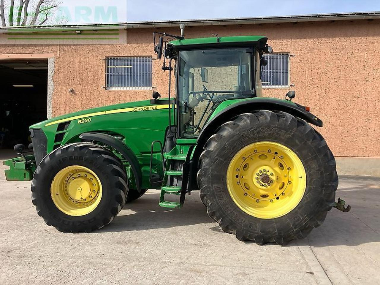 John Deere 8230 ils, powr shift - Traktors: foto 5 John Deere 8230 ils, powr shift - Traktors: foto 5