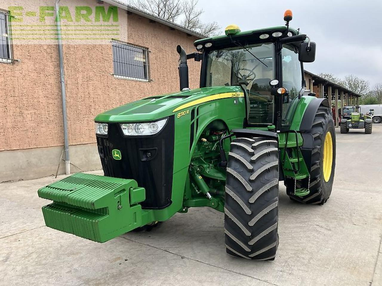 John Deere 8310r powr shift *motor neu* - Traktors: foto 2 John Deere 8310r powr shift *motor neu* - Traktors: foto 2