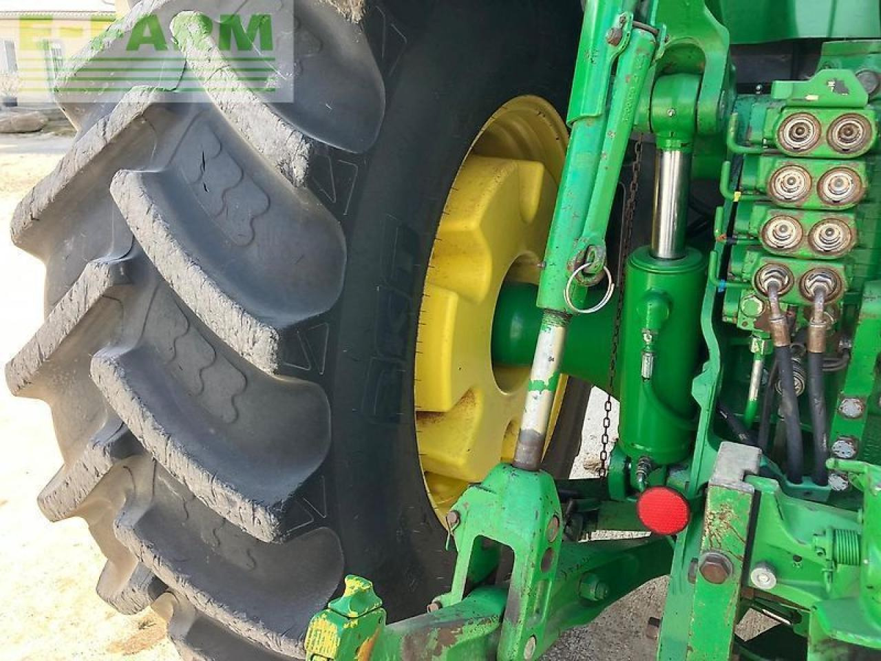 Traktors John Deere 8320 ils: foto 27