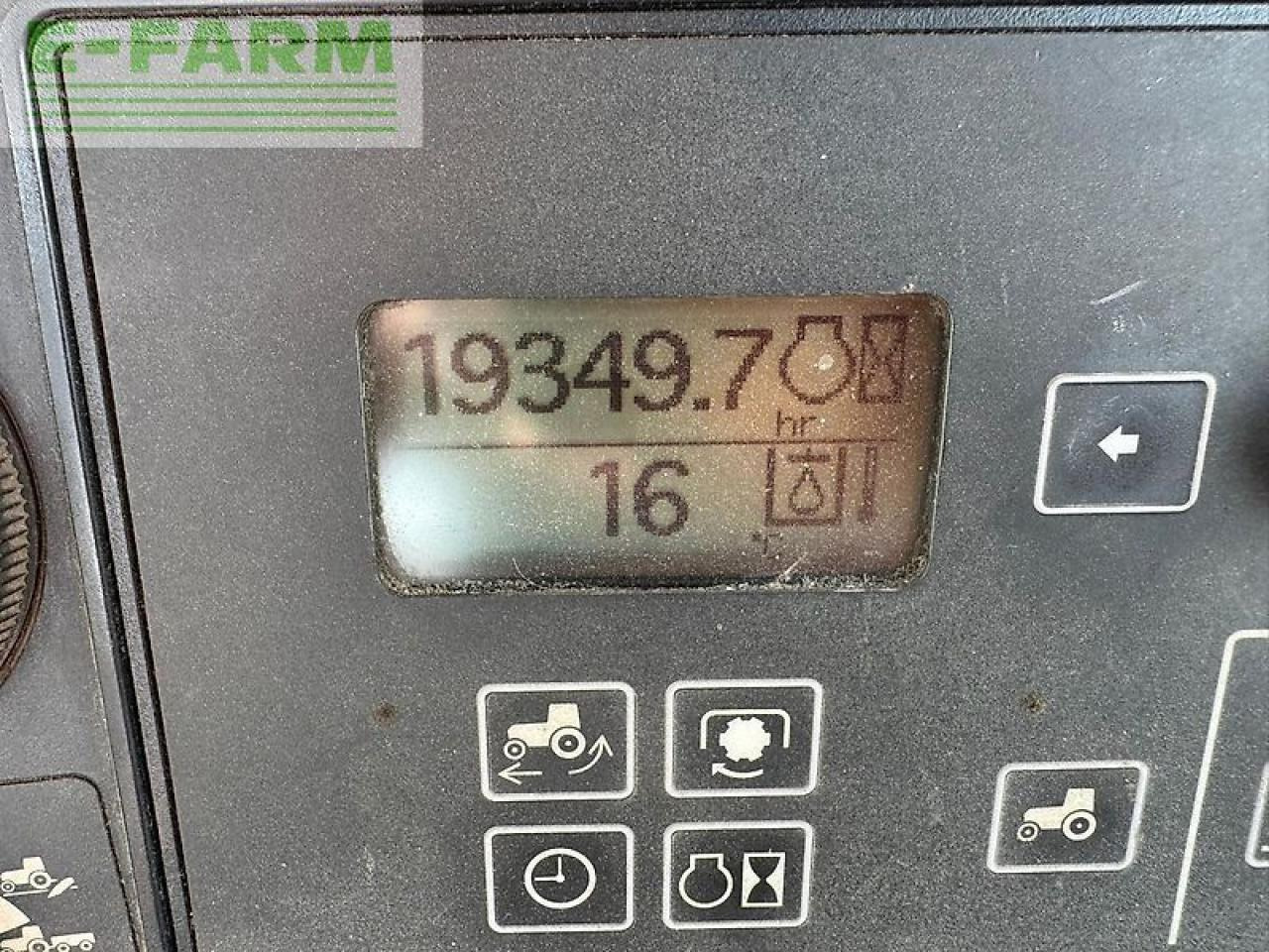 John Deere 8330 - Traktors: foto 3 John Deere 8330 - Traktors: foto 3